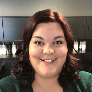 Meet your Posher, Joelle